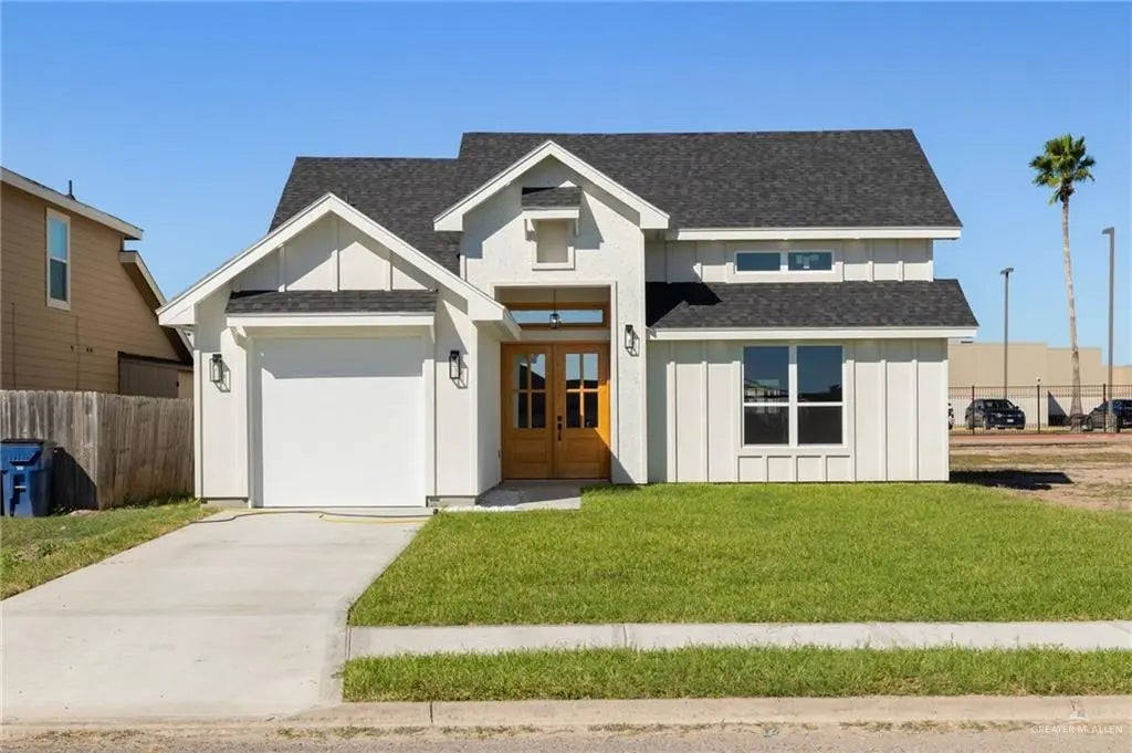 909 S 6th Street, Mercedes