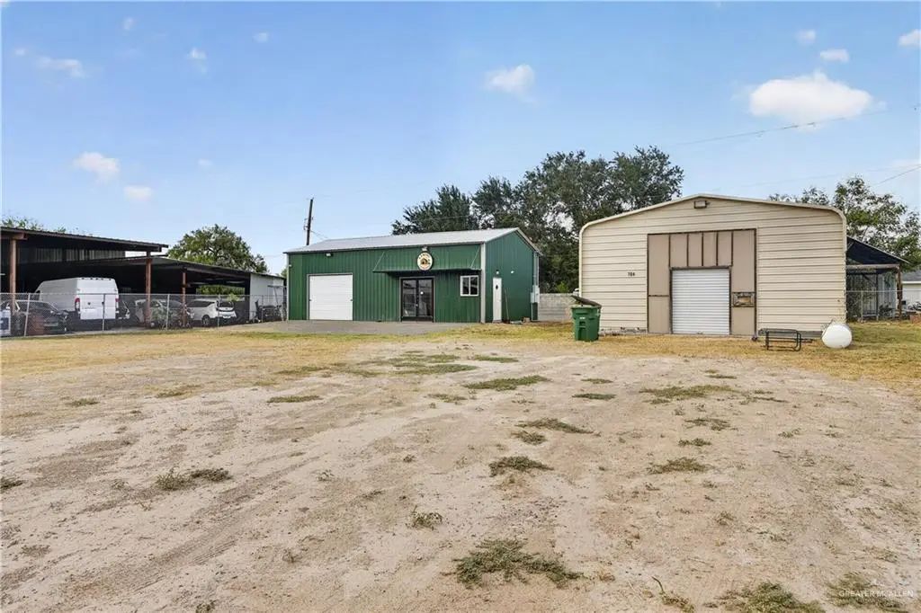 704 W Loop 374, Mission