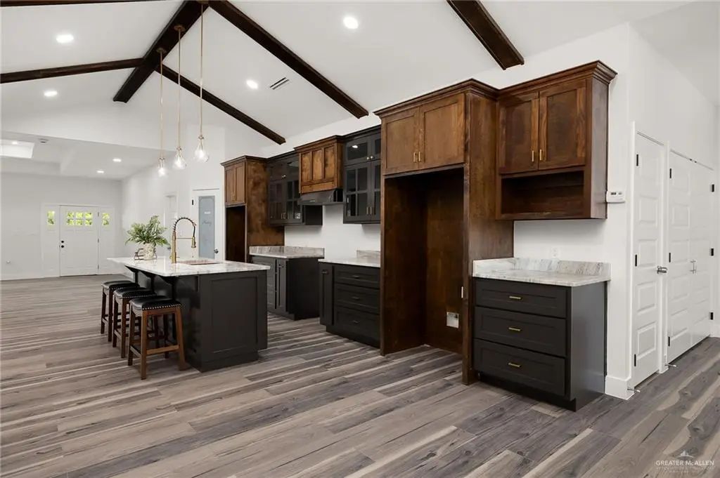 3027 W 6th Street, Weslaco