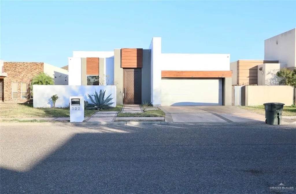 302 Grovewood Avenue, Mission