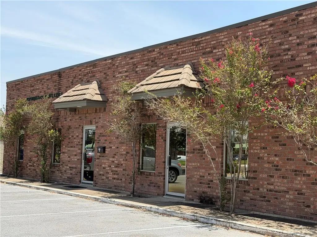 701 E Esperanza Avenue B, McAllen