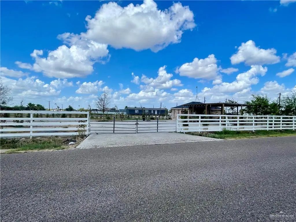 22001 Scarlet Street, Edcouch