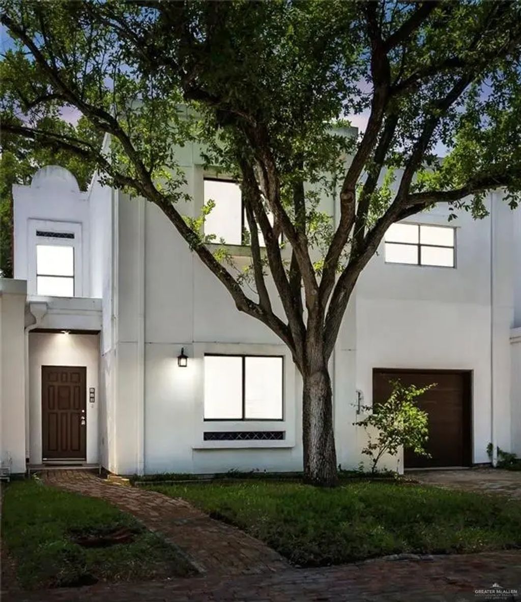 113 W Tearose Avenue, McAllen