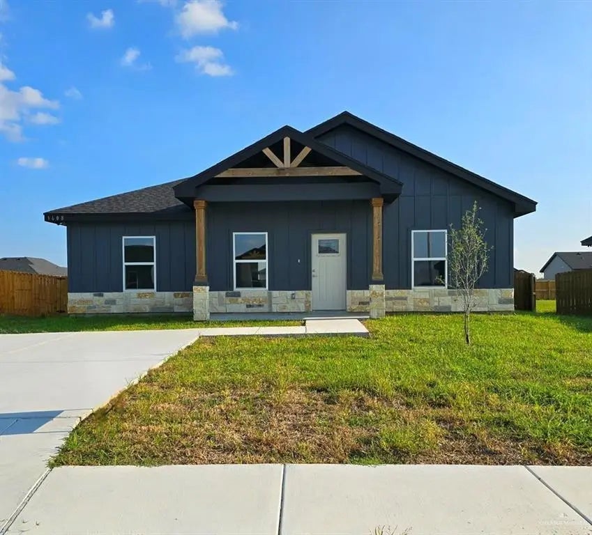 1608 Hope Drive, Mercedes