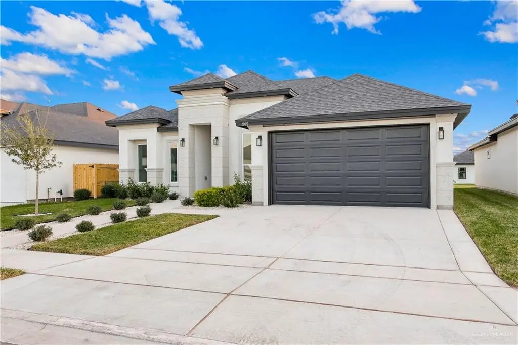 905 Magnolia Street, Mission