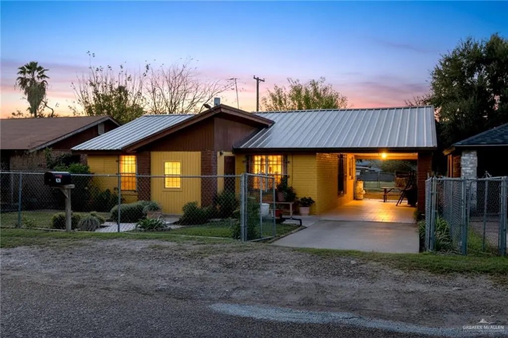 264 W Huisache Street, Rio Grande City