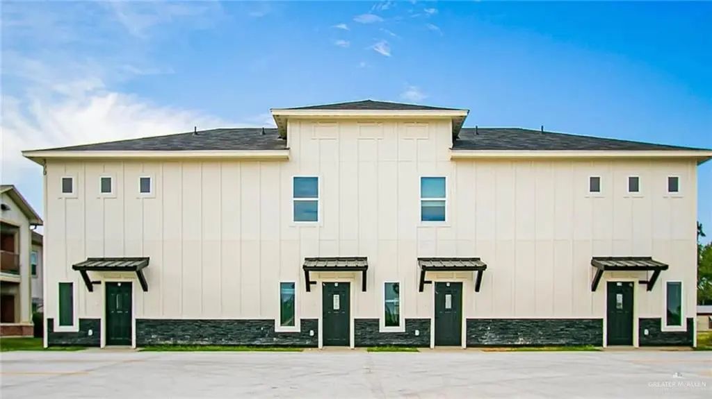 200 & 300 Cub Circle, La Feria