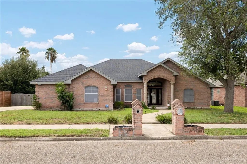 501 Southgate Circle, Weslaco