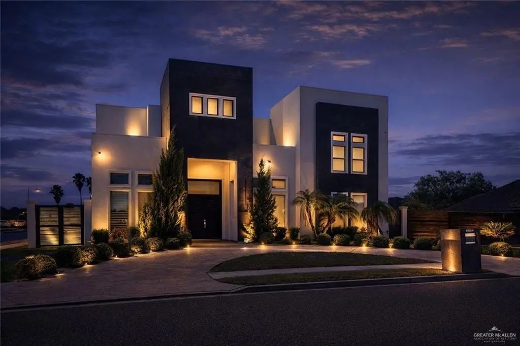 2505 May Drive, Mission