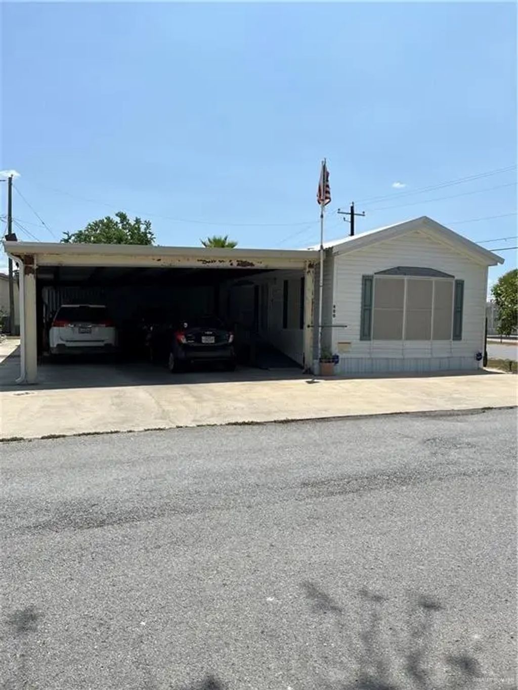 900 Tangerine Drive, La Feria
