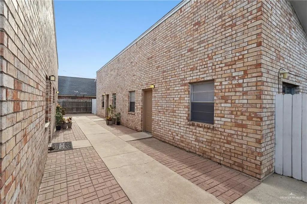 608 W Iris Avenue, McAllen