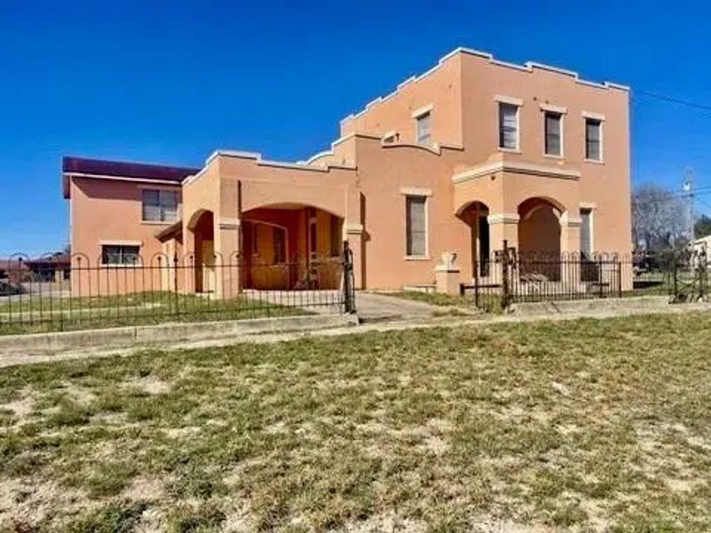 411 E North Street, Hebbronville