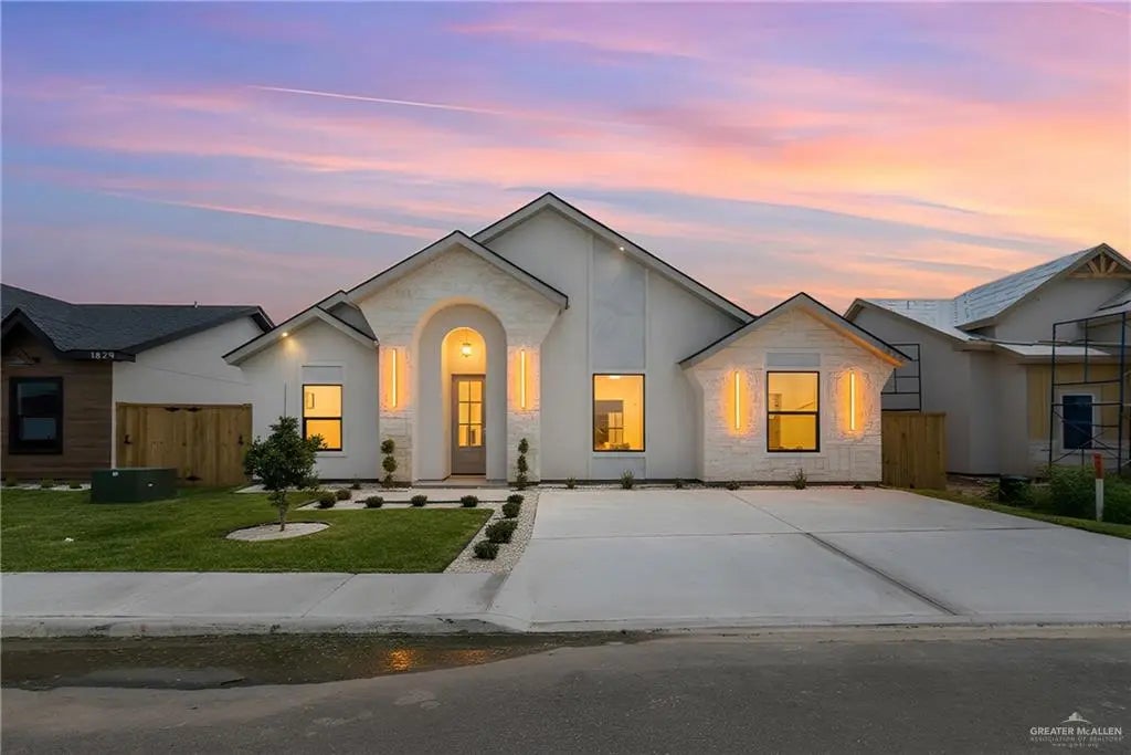 1825 N Mangrove Street, San Juan