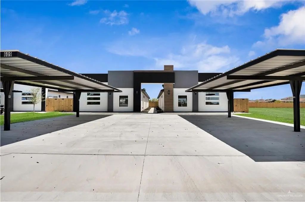 604 Buccaneer Drive, Hidalgo