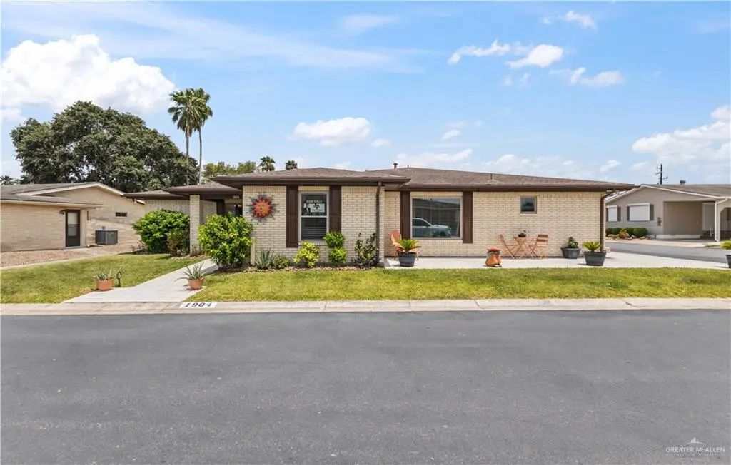 1904 W Indiana Circle, Harlingen