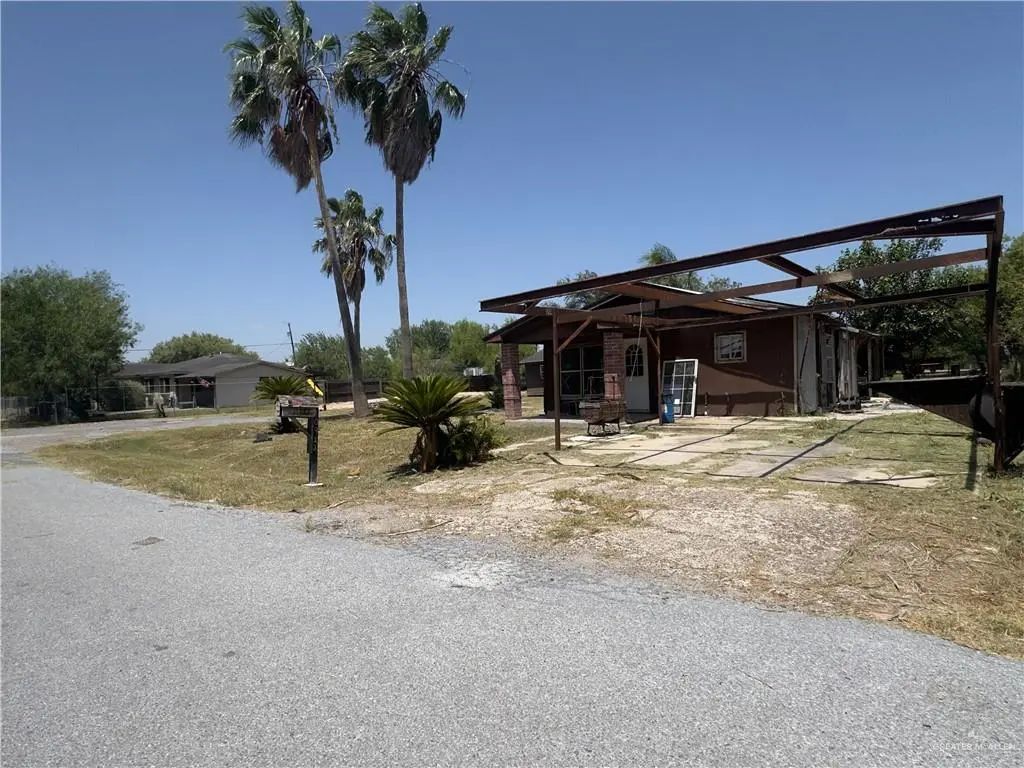 10922 Compadres Street, Mercedes