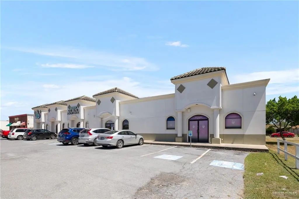 7013 Ste E & F Cage Boulevard, Pharr