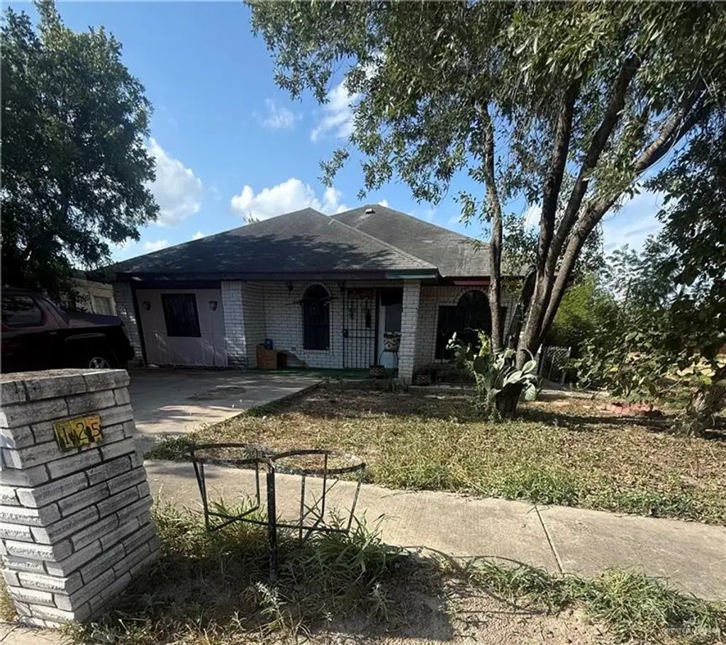 125 E Hawk Avenue E, Pharr