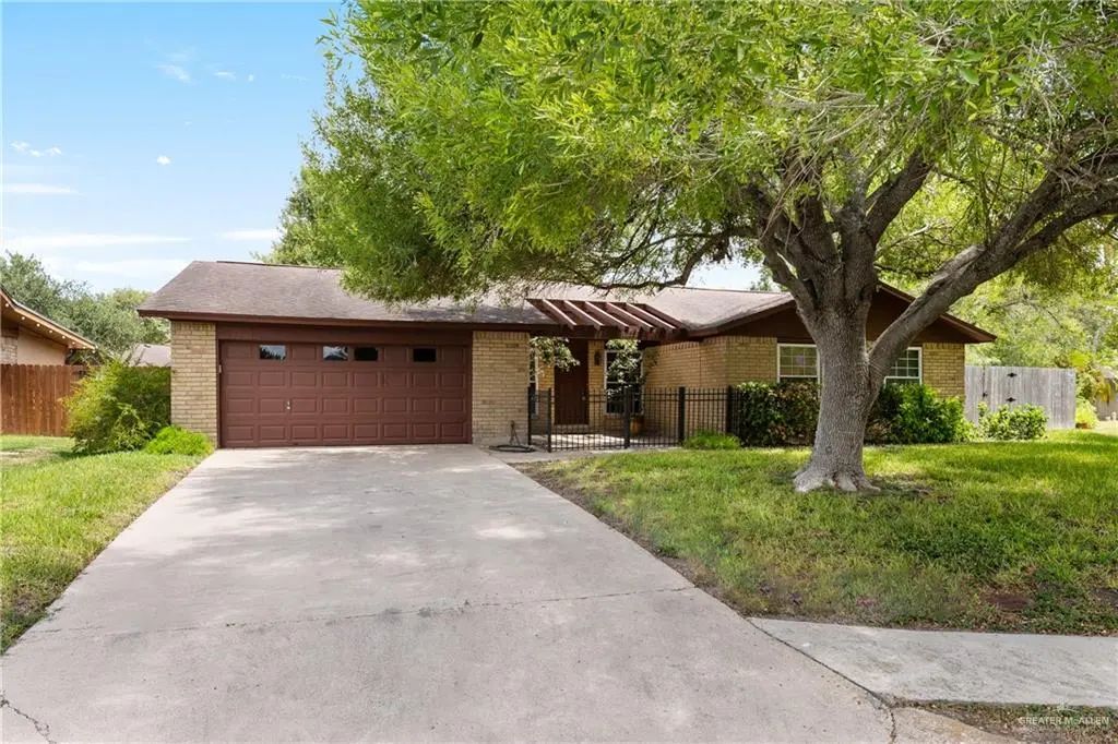 2002 Emerald Lake Drive, Harlingen