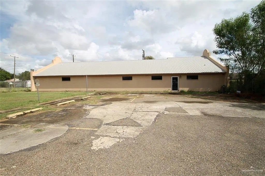 382 W Main Avenue W, Raymondville