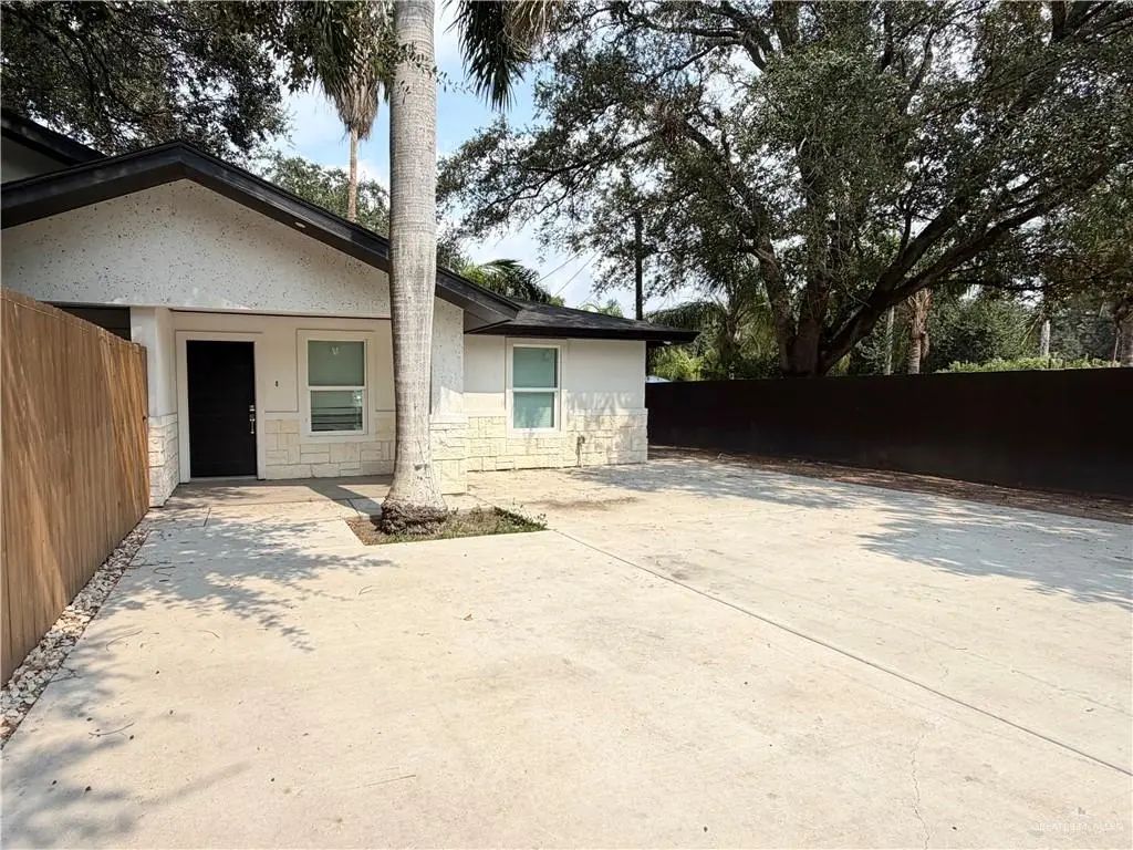 2930 W Sugarcane Drive, Weslaco