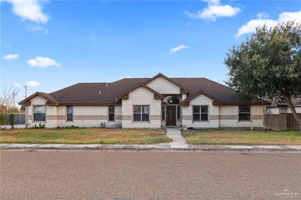 107 Mockingbird Lane, La Villa