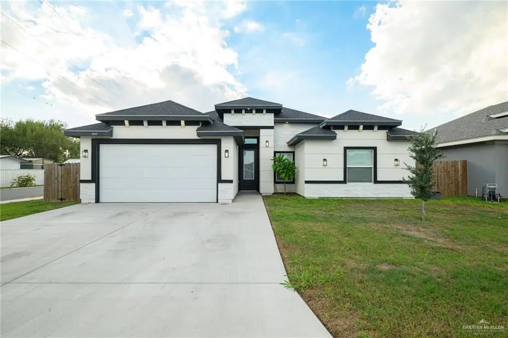 460 Marcelo Street, La Feria