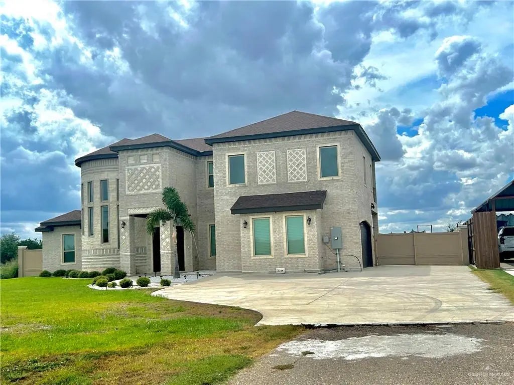 1329 N Cesar Chavez Road, Edinburg