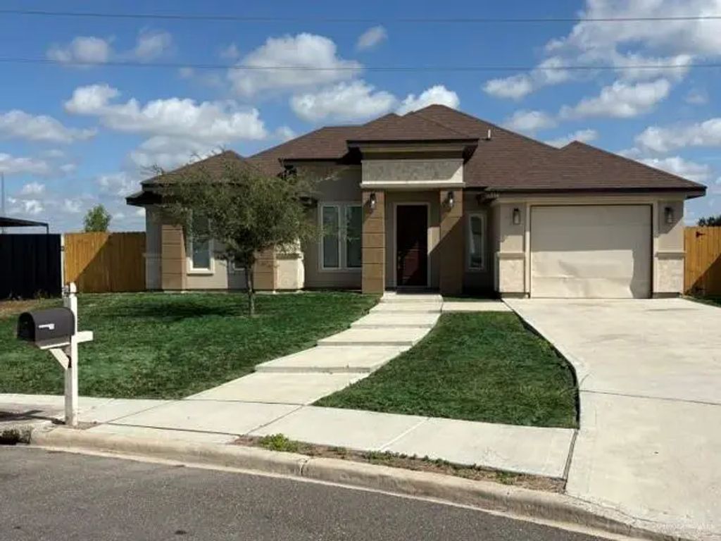 714 Santa Isabel Street, Donna