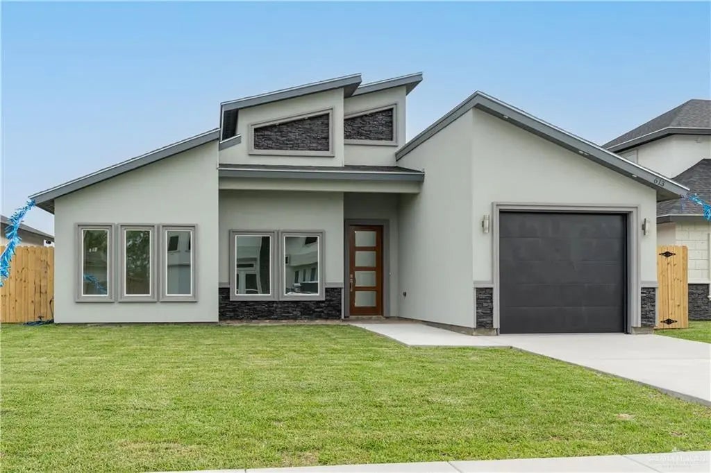 613 Tower Oak Drive, Alamo