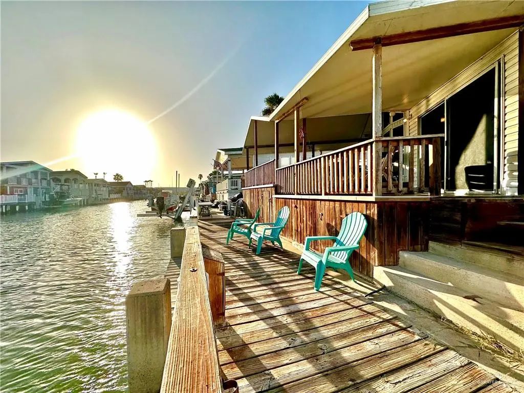 495 W Clam Circle, Port Isabel