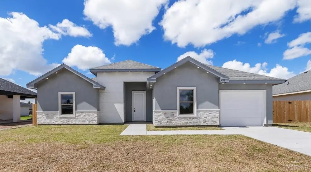 422 N Parker Road, La Feria