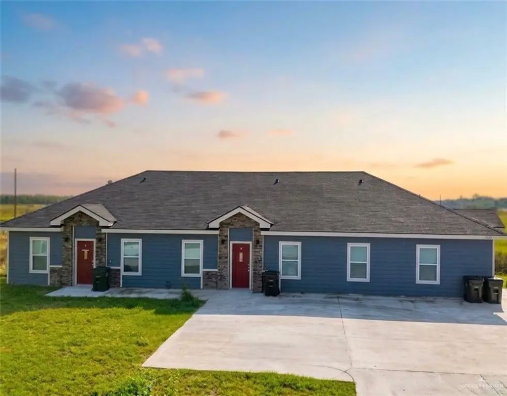 2001 S Valley Circle, La Feria