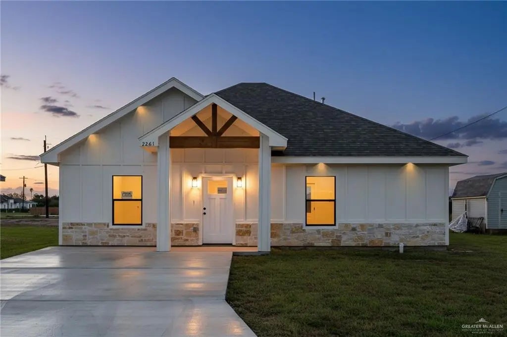 2261 Victoriano Street, Weslaco