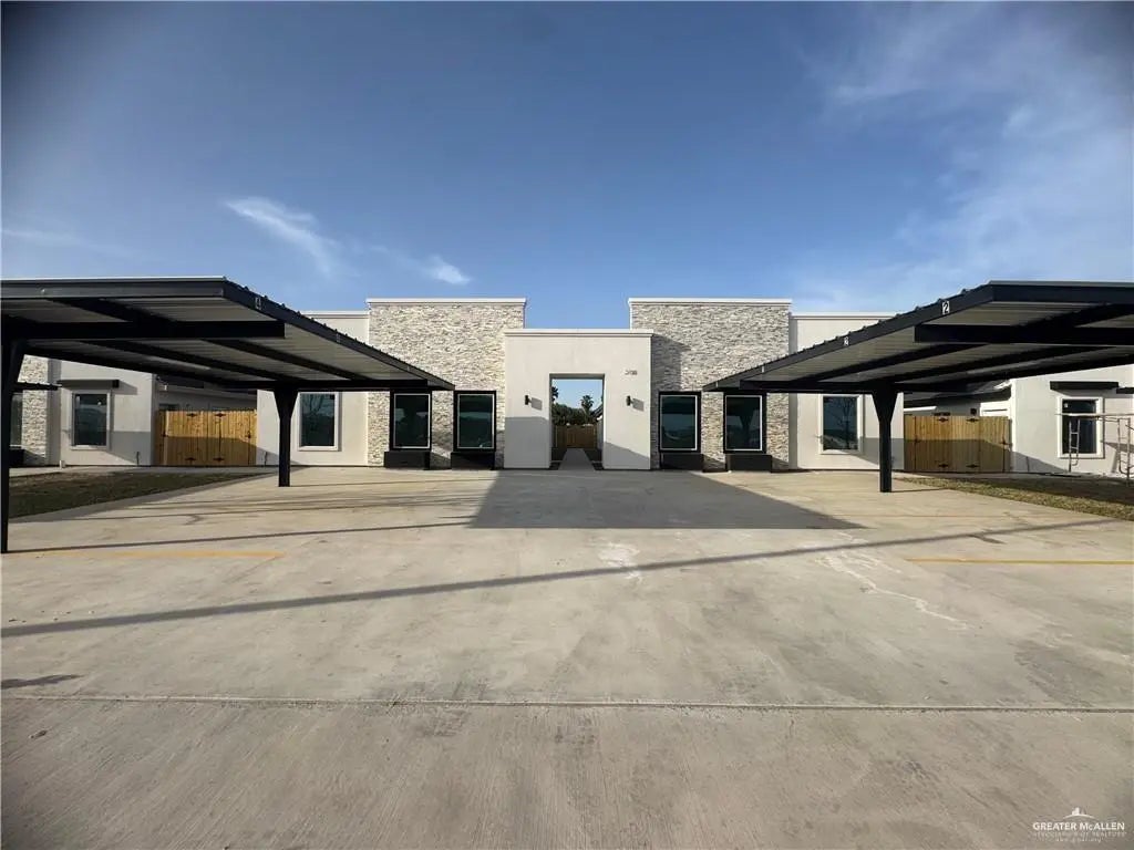 2013 Dragonfly Street 1, Mission