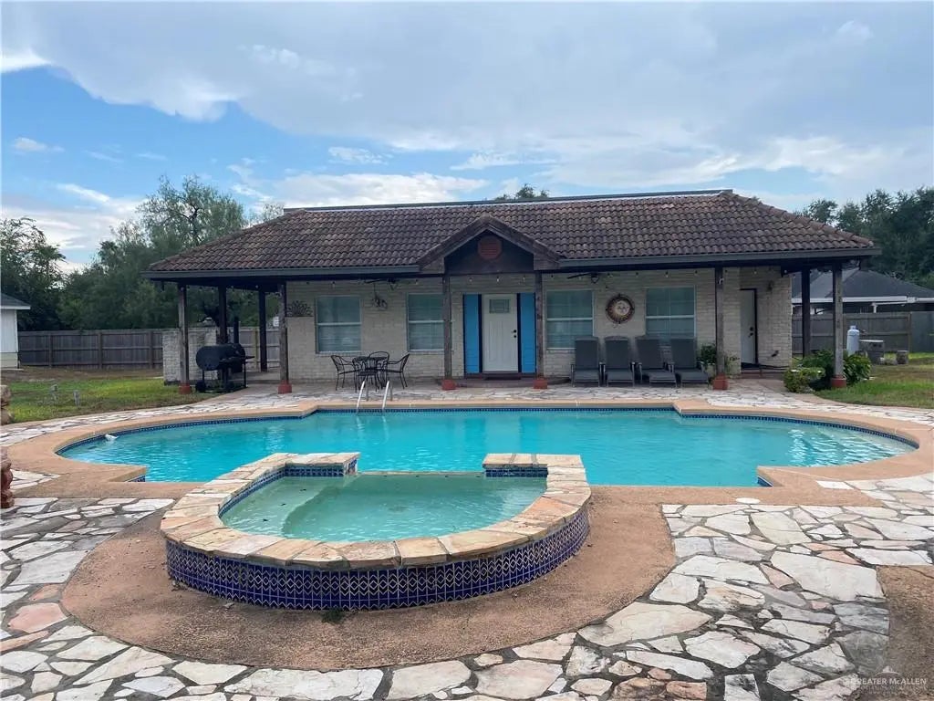 3702 N Glasscock Road, Mission