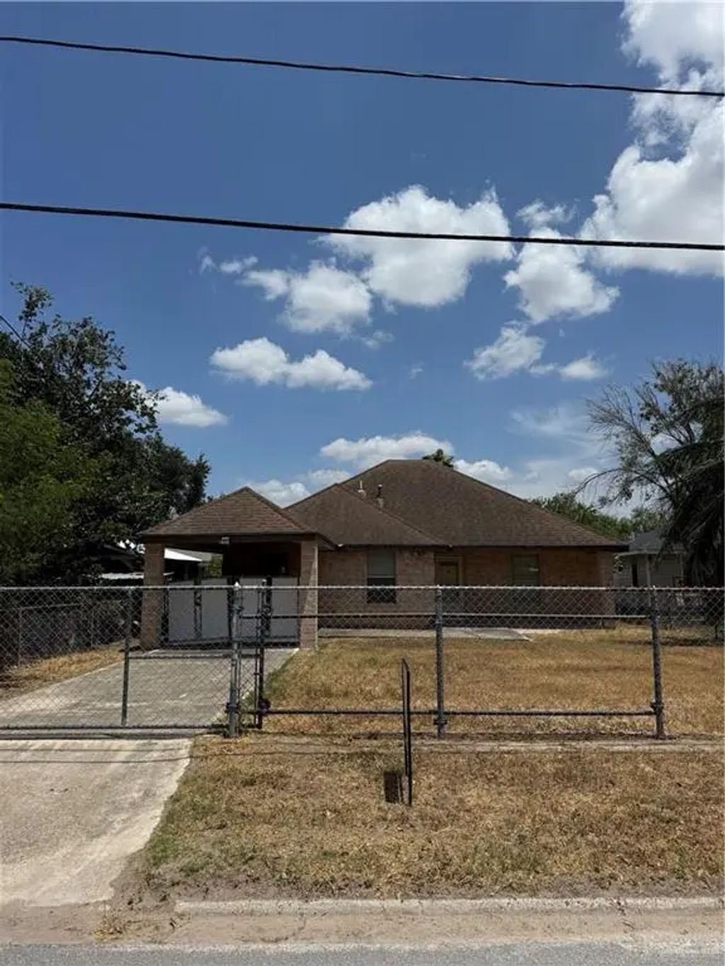 302 E Cano Street E, Edcouch