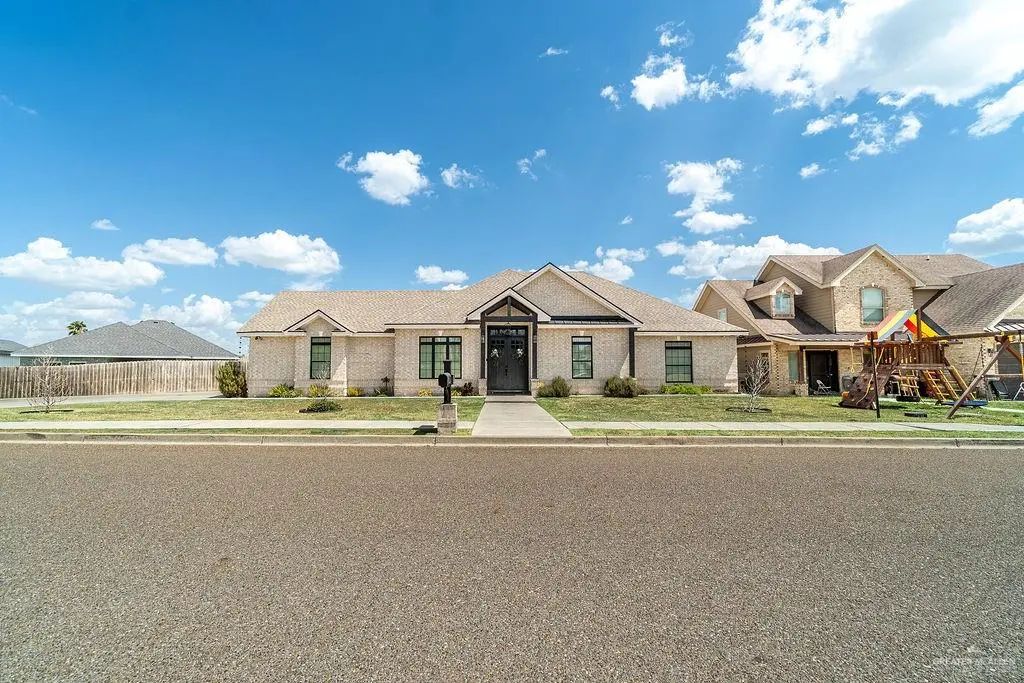 501 Palm Shores Drive, La Joya