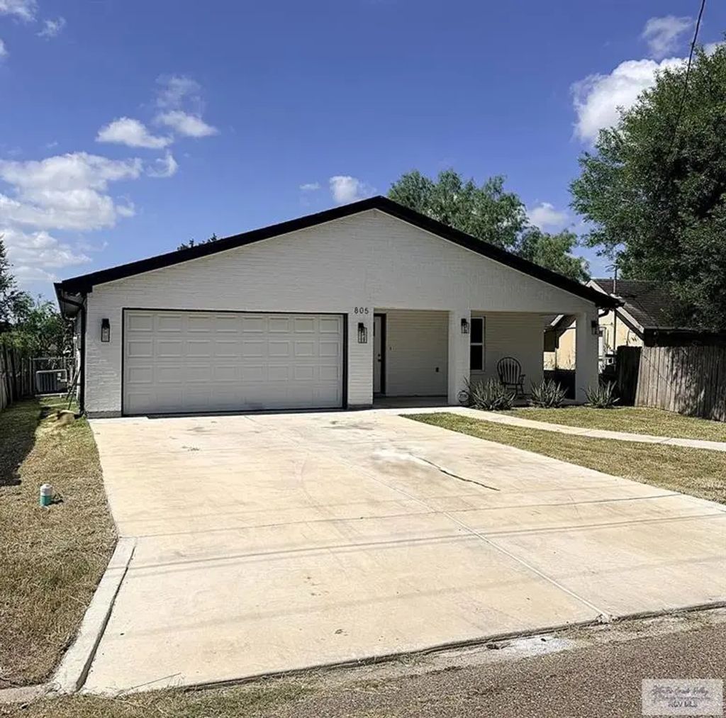 805 W Spruce Avenue, La Feria