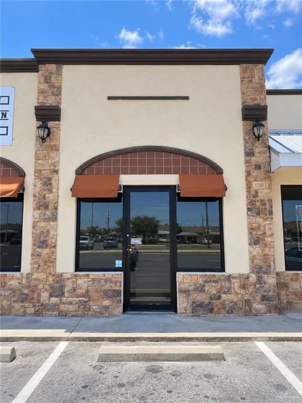 136 N Texas Avenue A, Mercedes