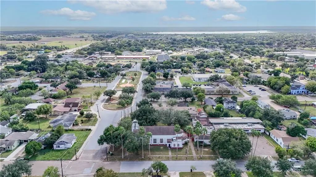 317 W Magnolia Avenue, La Feria