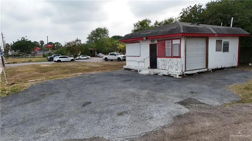 1621 E 12th Street, Brownsville