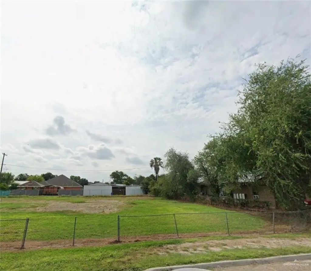 126 Pine Street, Rio Grande City