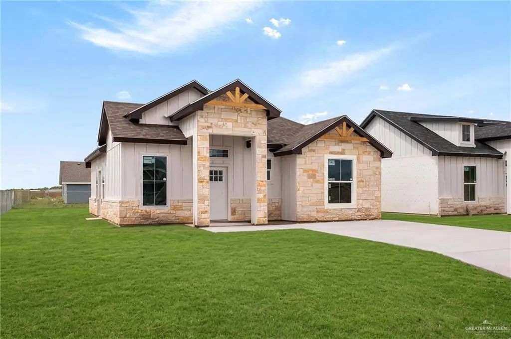 2456 Via Roma, Weslaco