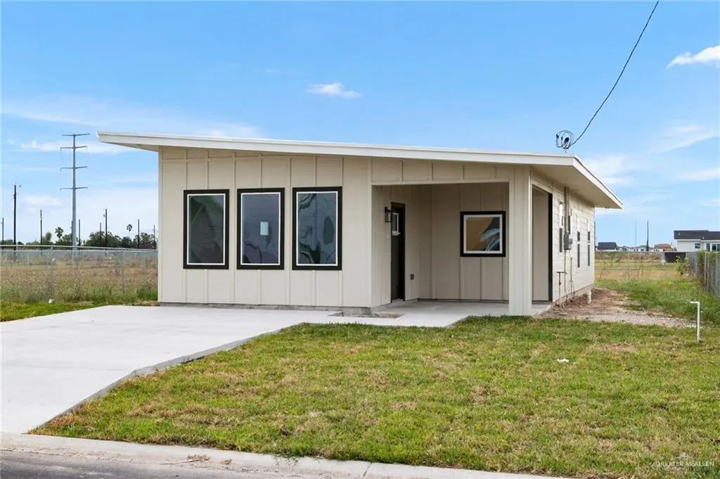 321 Merida Drive, Donna