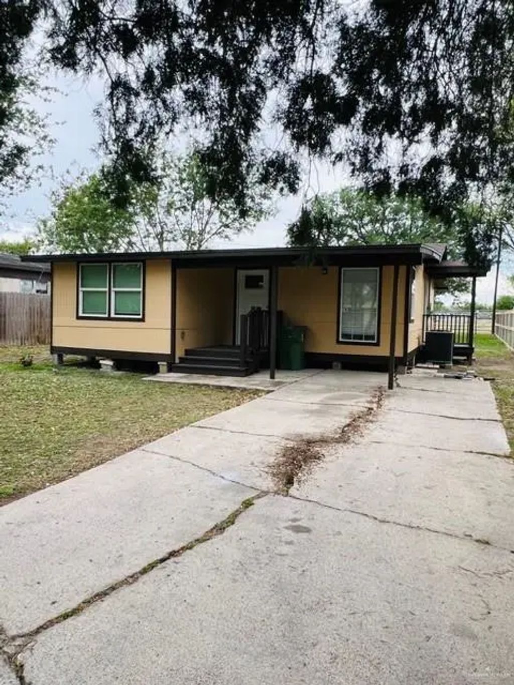 837 S 13th Street, Alamo