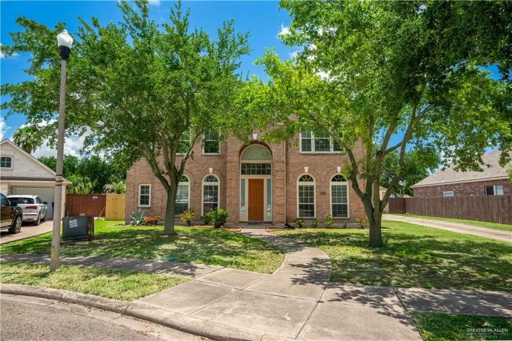 2603 Santa Monica Street, Mission