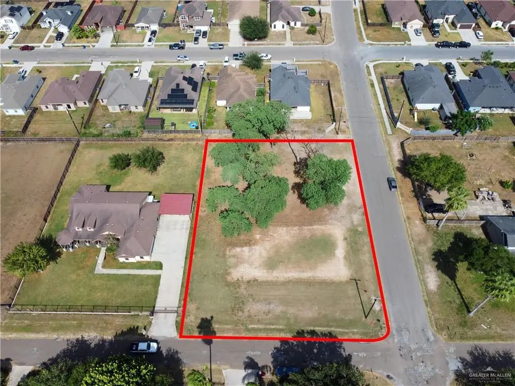 401 Mockingbird Lane, Mercedes