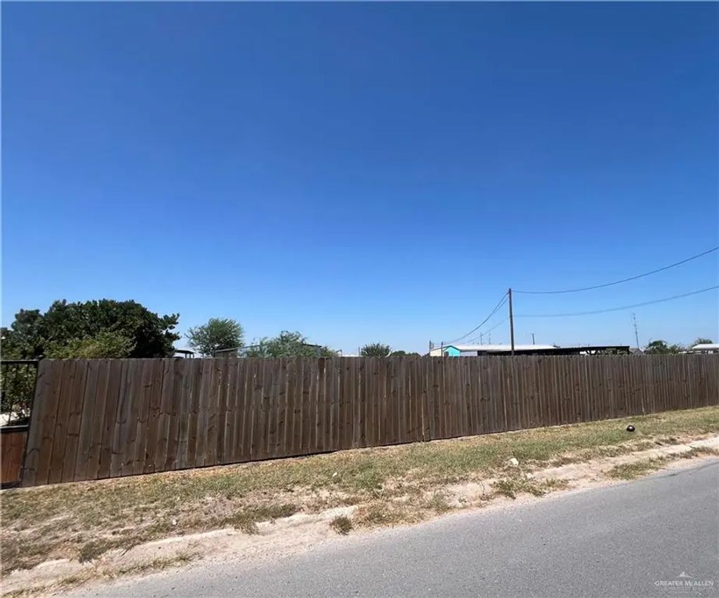 10419 Harmonia Drive, Donna