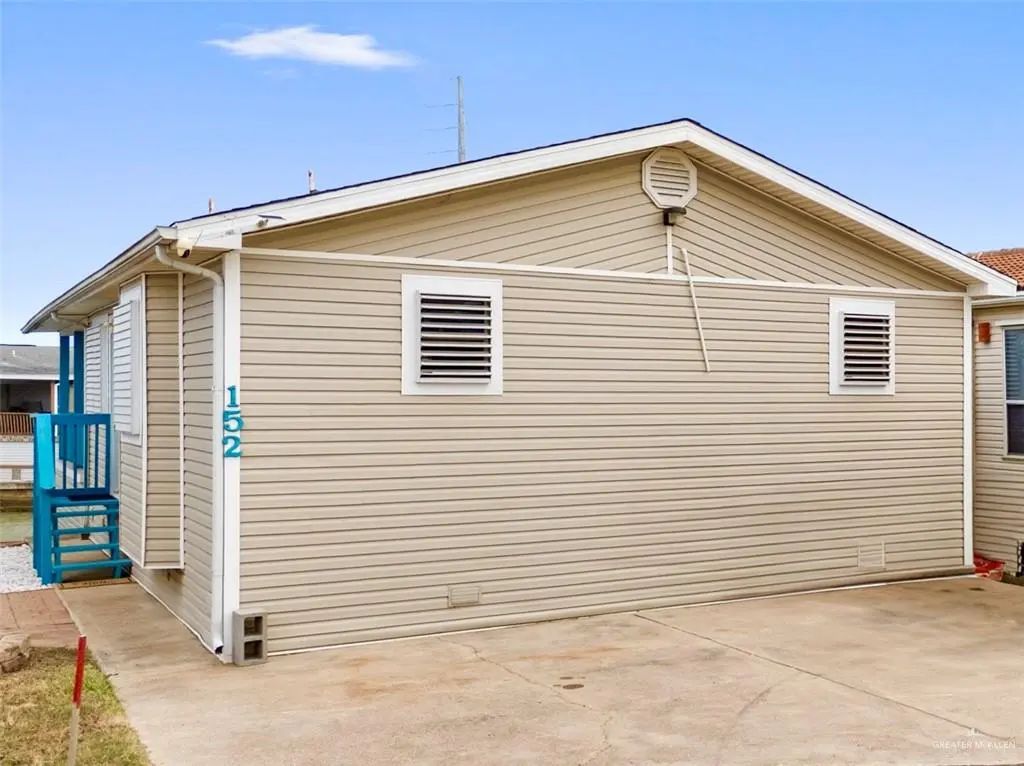 152 E Bonnet Circle, Port Isabel